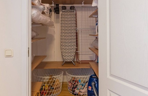 Old Town Apartment | Family 1BD Old Town Apartment by Hostlovers