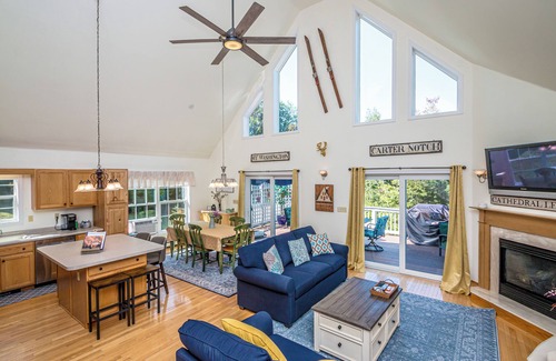 Conway House | Family and Pet Friendly House near Cranmore