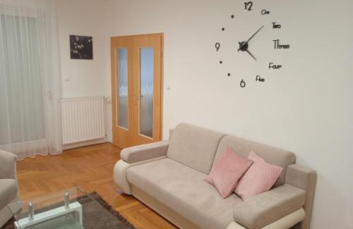 Gyor Apartment | Family apartment-családias hangulat