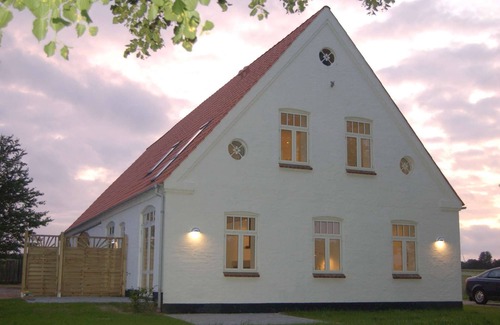 Grasten Apartment | Family Apartment with Sea View