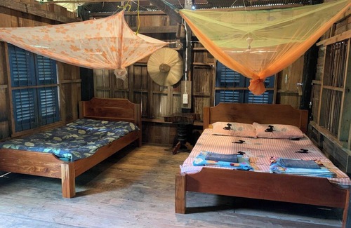 Banan Hostel | Family Batcave Homestay - Hostel