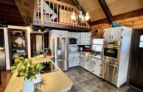 Town of Schodack Cabin | "Family Cabin: Hot Tub, Golf, Games, Sunset, Pet!"