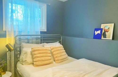Barrie Apartment | Family Comfort Stay - 2 Bedroom Apartment