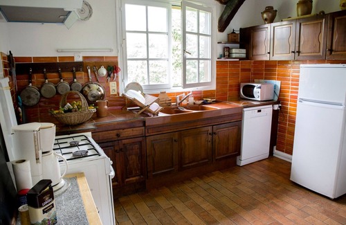 Tourville-sur-Arques House | Family cottage by the water, 9 people, 3 bathrooms, fireplace, 10 km from DIEPPE