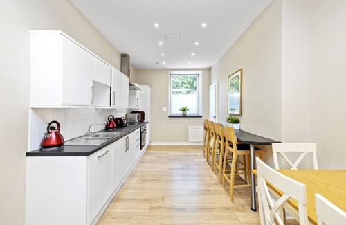 Leith Apartment | Family Flat near Leith