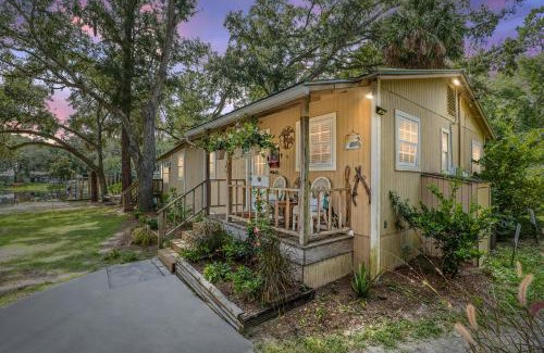 Fort McCoy House | Family Forest Retreat, Paradise at Point Pleasant!