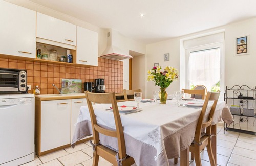 Sainte-Reine-de-Bretagne Cottage | Family-Friendly Cottage Near Brière Park with Garden, Terrace, and Kids' Play Area