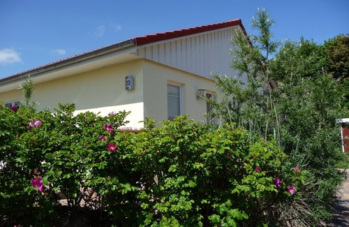 Pelzerhaken House | family-friendly, comfortable accommodation, 2 terraces, 200 m to the beach