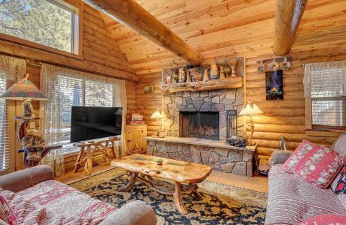 Heber House | Family-Friendly Cabin with Fire Pit in Forest Lakes