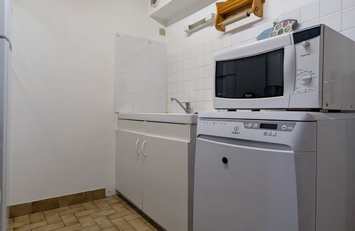 Freycenet-la-Tour Cottage | Family-Friendly Cottage with Spacious Rooms and Enclosed Yard in Freycenet-la-Tour