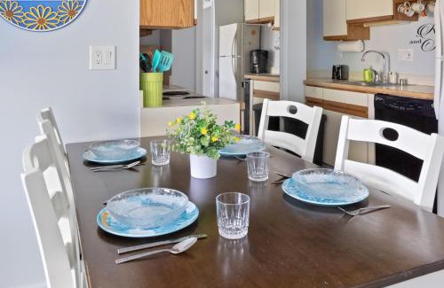 North Ocean City House | Family-Friendly 2-Bedroom Condo at Ocean Club Villas Quiet Getaway in Northern Ocean City