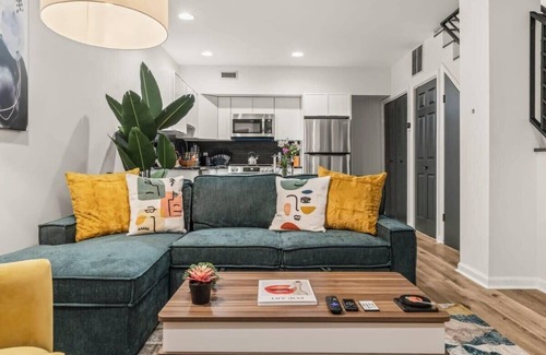Old City Condo | Family-friendly 2BR Condo with Free Parking!