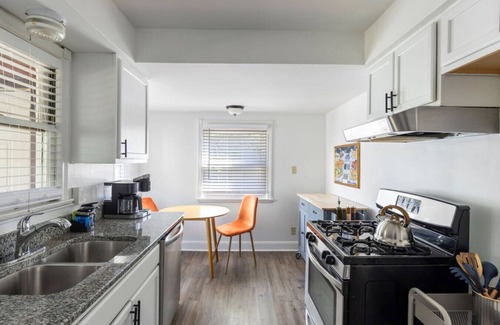 Maple Heights House | Family-Friendly 3BR with Sunroom & Outdoor Area