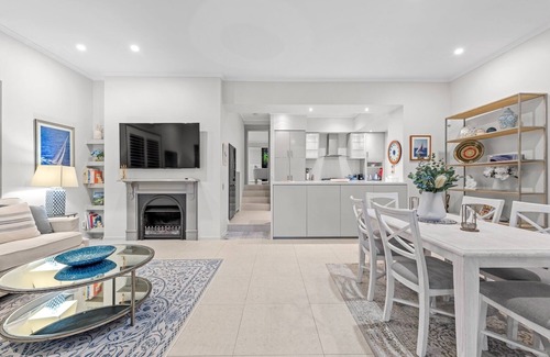 Hamilton House | Family-Friendly 3BR with Pool Near Brisbane
