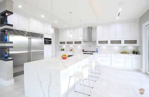 Burnaby Apartment | Family Friendly 4 Bed Rooms house The Chateau - ST No. 00177094
