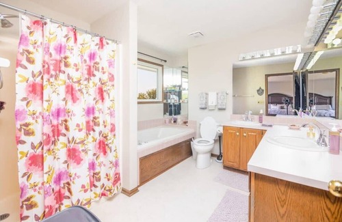 Clive House | Family Friendly 5 BR Home with Hot Tub & Game Room