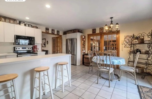 Westhampton House | Family Friendly 6 Bedroom Waterfront 3 Acre Pool & Hot TubnFREE EV Charger