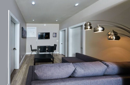 Burnaby Apartment | Family Friendly 7 Bed Rooms house The Chateau - ST No. 00177094