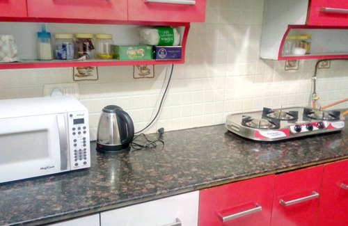 New Delhi Apartment | Family Friendly Apartment,3 clean rooms attached washrooms near city center
