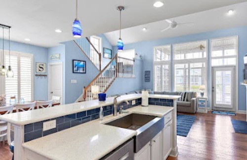 Bayside House | Family Friendly Bayside Villa- Sleeps 17- Pond View- 6 Bedroomn