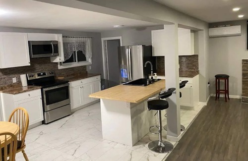 Lower Sackville House | Family Friendly 3 BR Home - Pets Allowed + Free Parking