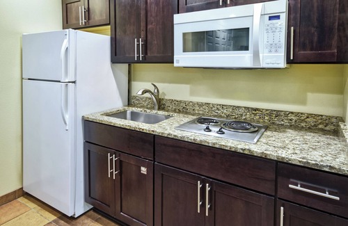 Pinetop Resort | Family Friendly Condo w/Fireplace, Resort Pool, Full Kitchen & Balcony