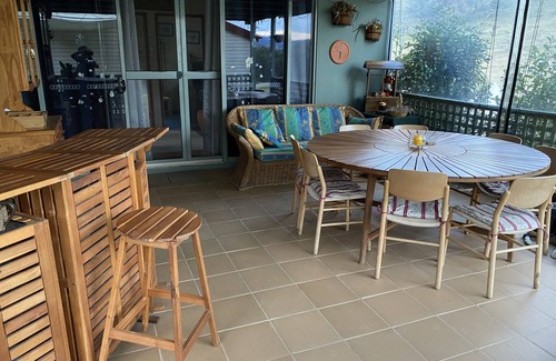 Windeyer House | Family friendly eco-farm stay in a secluded valley.