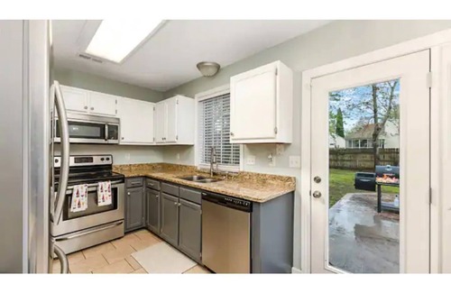 Goose Creek House | Family Friendly Getaway Near Everything: Naval Weapons Station & Charleston