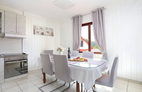 Gornje Sitno House | Family friendly house with a swimming pool Gornje Sitno, Split (K-20009)
