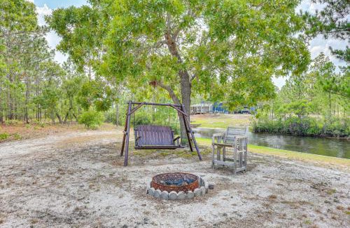 Council House | Family-Friendly Harrells Home with Fire Pit and Kayaks