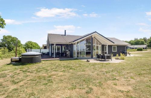 Skals House | Family-Friendly Holiday Home W, Hot Tub And Sauna