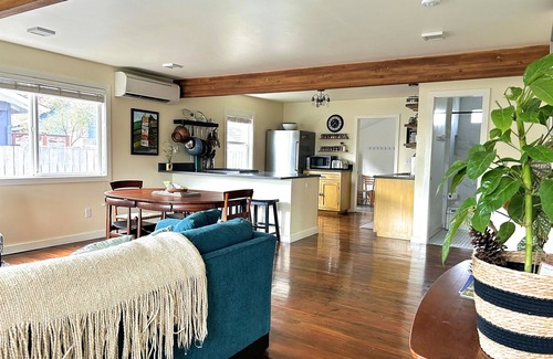 Creswell House | Family Friendly Home on the Park
