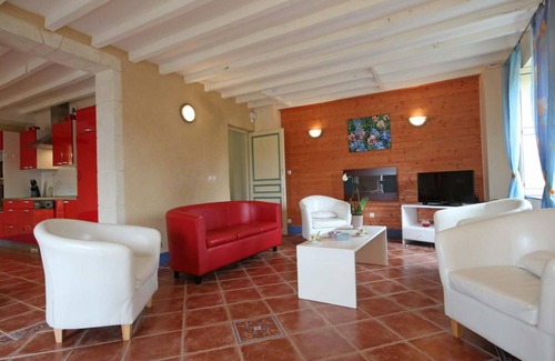 Feings Cottage | Family-Friendly Home with Outdoor Games, WiFi, and Garden in Perche Park
