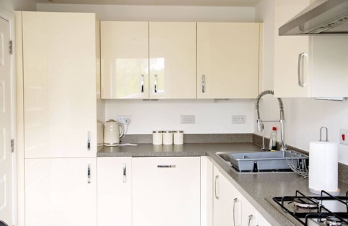 Stanford-le-Hope House | Family-friendly house with garden in quiet Stanford-le-Hope neighbourhood
