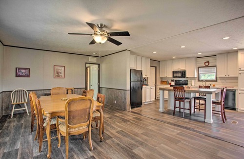 Madill House | Family-Friendly Madill Home: Peaceful Setting