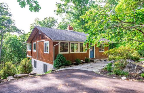 Kabletown House | Family friendly Mountain Cabin with steam shower