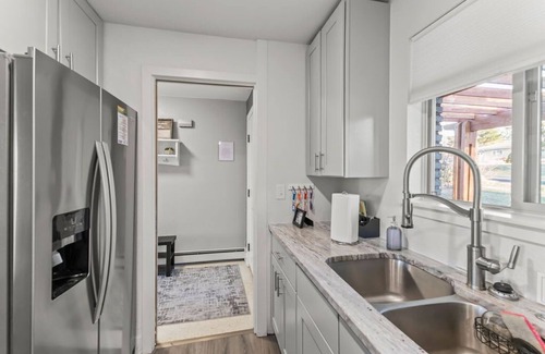 Bel Aire House | Family Friendly - Pool - Hot Tub - Pets