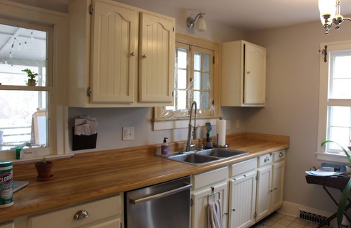 Bryant Pattengill East House | Family Friendly Private Home 1 1/3 Miles From The Big House