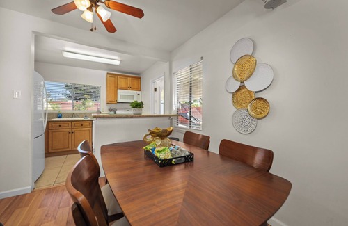 North Clairemont House | Family-Friendly Retreat: Kids Play Area, AC, Outdoor Dining & High Chair