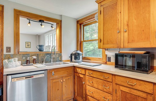 Barre House | Family-Friendly Retreat in Barre: 2 Spacious Decks