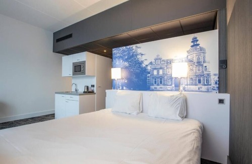 Oss Hotel | Family-Friendly Room for Adventure Escape: Close to Autotron and De Maashorst