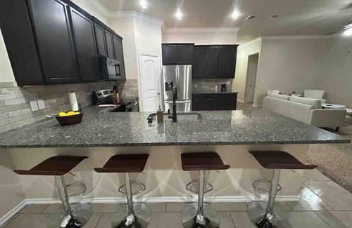 Odessa House | Family Friendly Spacious Home