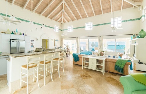 Juba Sound Villa | Family-friendly OCEANFRONT villa with stunning views