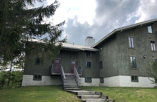 Bromley Mountain House | Family-friendly townhouse