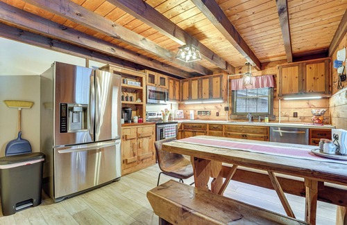 Blandburg Cottage | Family-friendly Tyrone Cabin w/ Deck Near Hiking