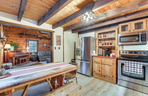 Blandburg Cottage | Family-friendly Tyrone Cabin w/ Deck Near Hiking