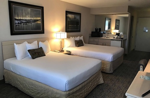 Warrenton Hotel | Family-Friendly Unit! Pool, Sauna and Gym