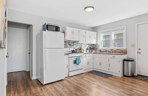 Waukegan House | Family frndly TwnHm by navy basenn