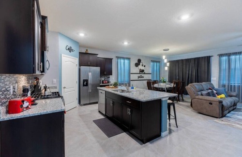 Loughman House | Family Fun Disney & Universal Themed Villa w/pool