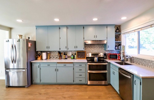 Central Oregon House | Family fun on large deck overlooking Delta Ponds - total remodel complete 6/2022